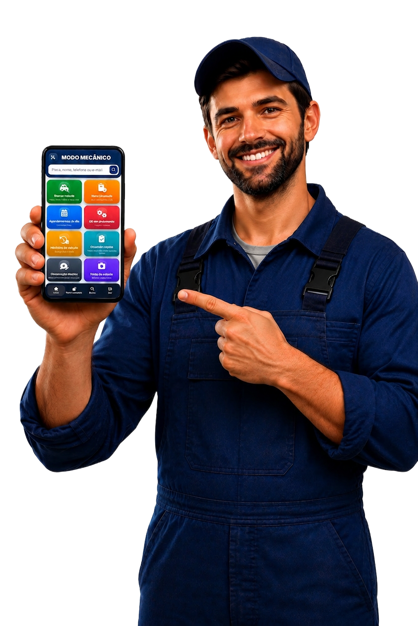 Profissional TecStar segurando o app da plataforma no celular